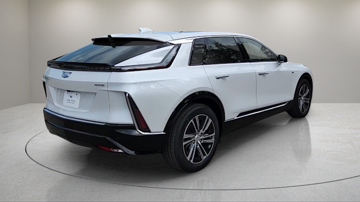 2025 Cadillac Lyriq Luxury photo 4
